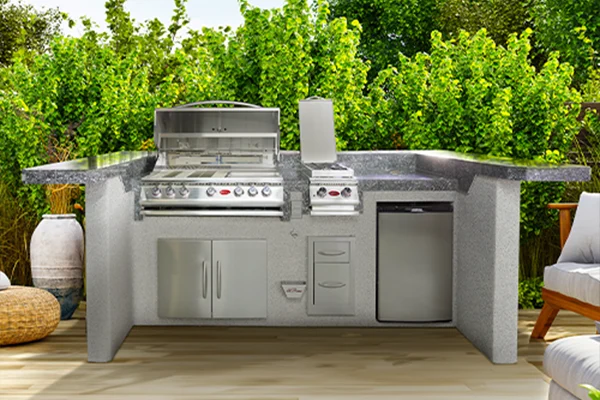 Cal Flame Platinum Series outdoor kitchen